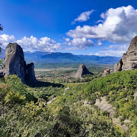 招待所 The Stone Forest