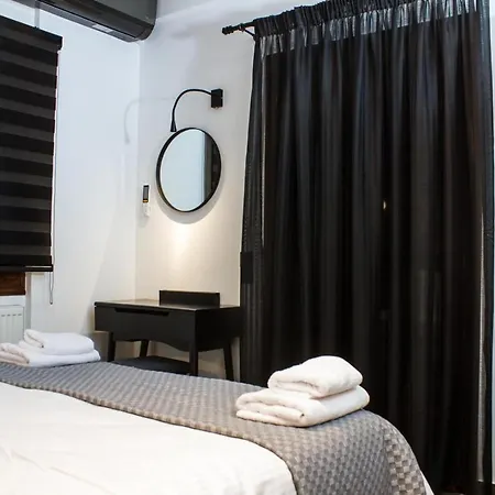 Πανσιόν The Stone Forest