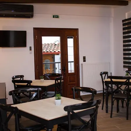 Πανσιόν The Stone Forest