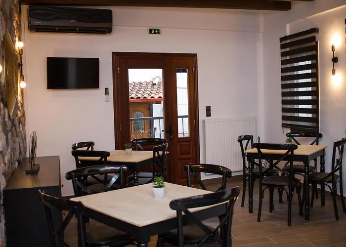 Πανσιόν The Stone Forest