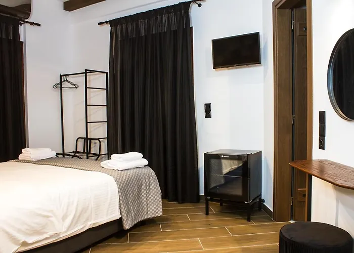 Πανσιόν The Stone Forest