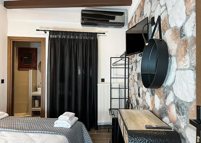 The Stone Forest Πανσιόν 3*