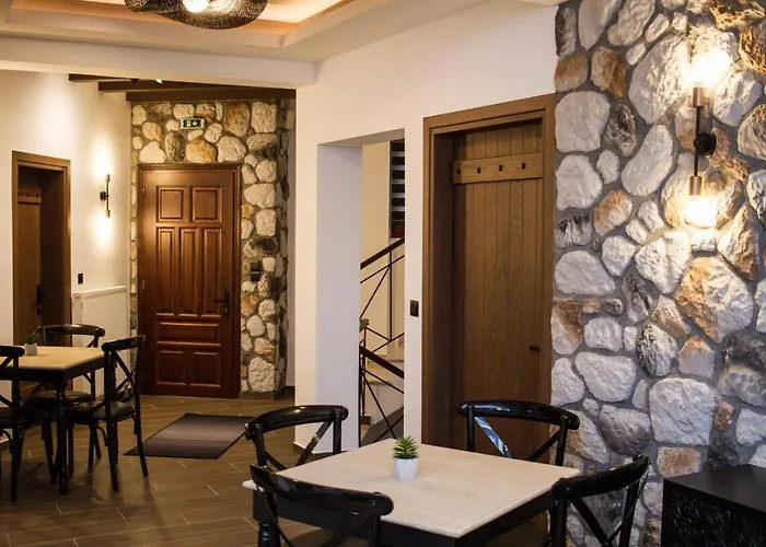 The Stone Forest Πανσιόν 3*